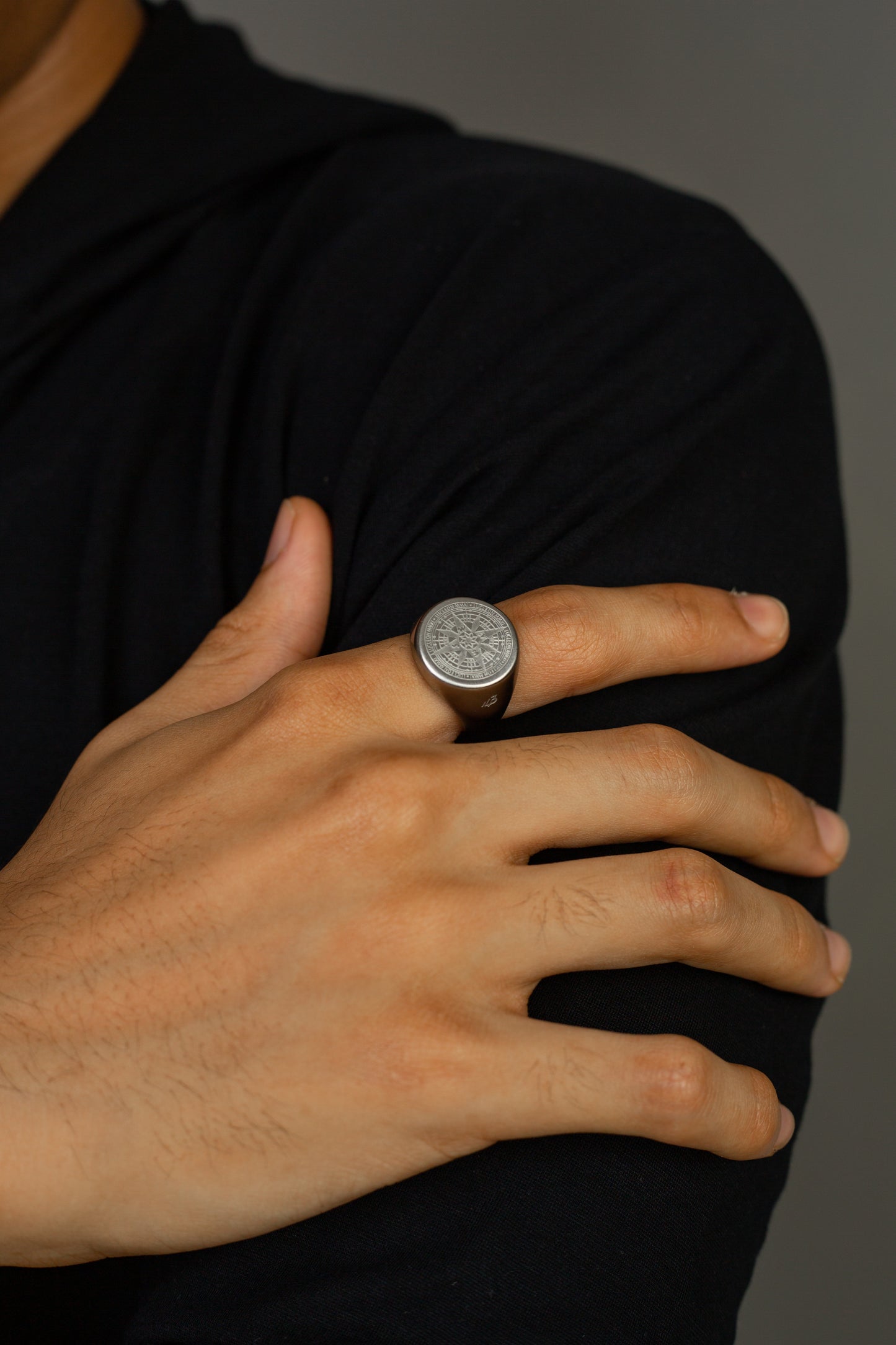 1403 compass star ring
